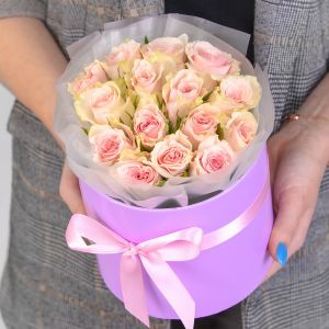 15 Нежно-Розовых Роз  в коробке