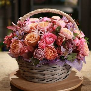 Шикарная корзина с цветами