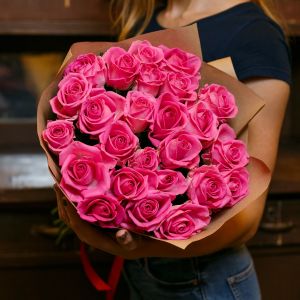 25 розовых роз Кении 40 см