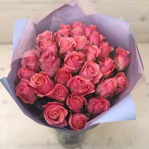 29 розовых роз Кении 35-40 см в упаковке