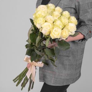 15 Белых Роз (70 см.)