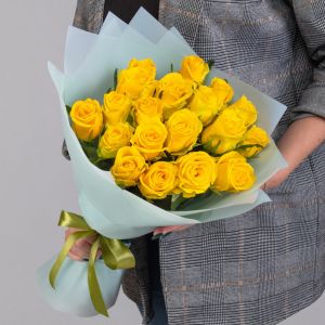 19 Желтых Роз (40 см.) в упаковке