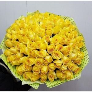 101 желтой розы Кения 40 см в упаковке