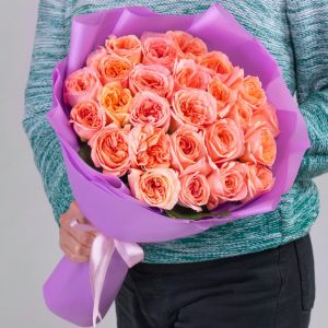 25 Пионовидных Розовых Роз (50 см.) в упаковке