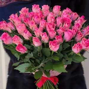 51 розовой розы Кении 35-40 см