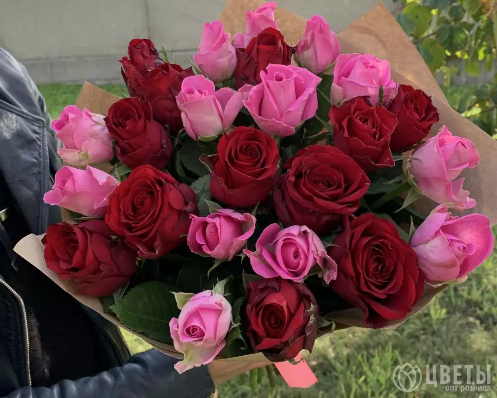 25 красных и розовых роз Кения Премиум 40 см в упаковке №3