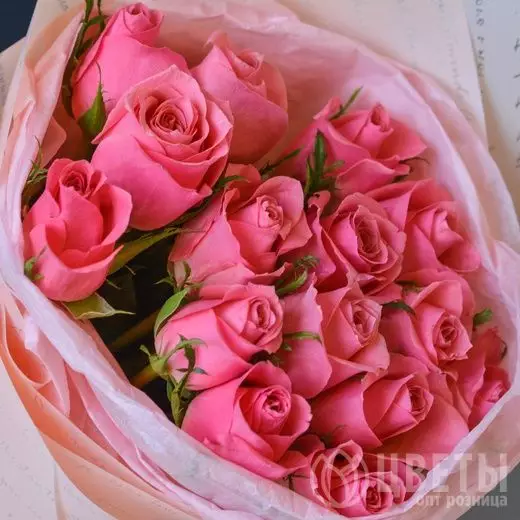 15 розовых роз Кения 35-40 см в упаковке №3