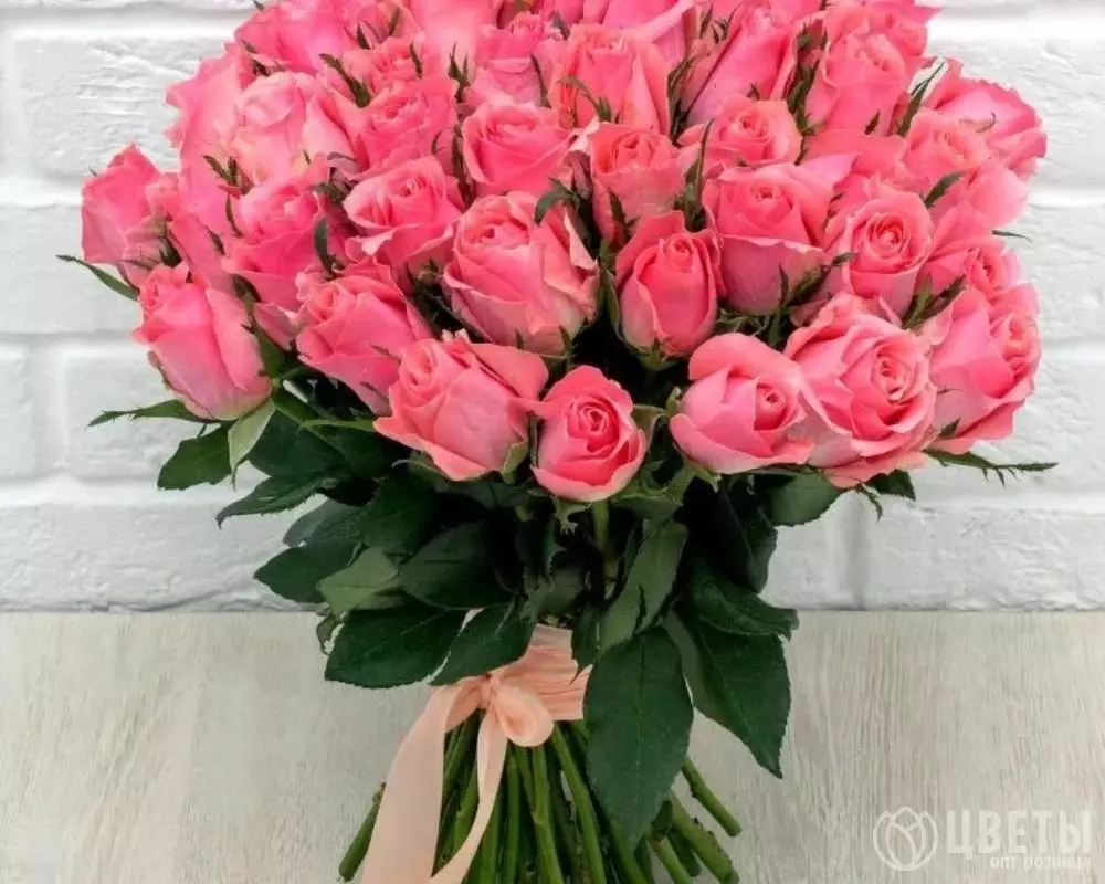 65 розовых роз Кении 35-40 см №1