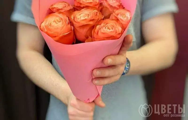 7 роз Кахала 60 см в упаковке №1