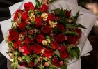 Букет из красных роз и альстромерии small №2