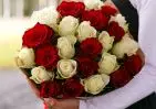 25 красных и белых роз Кения Премиум 40 см в упаковке small №1
