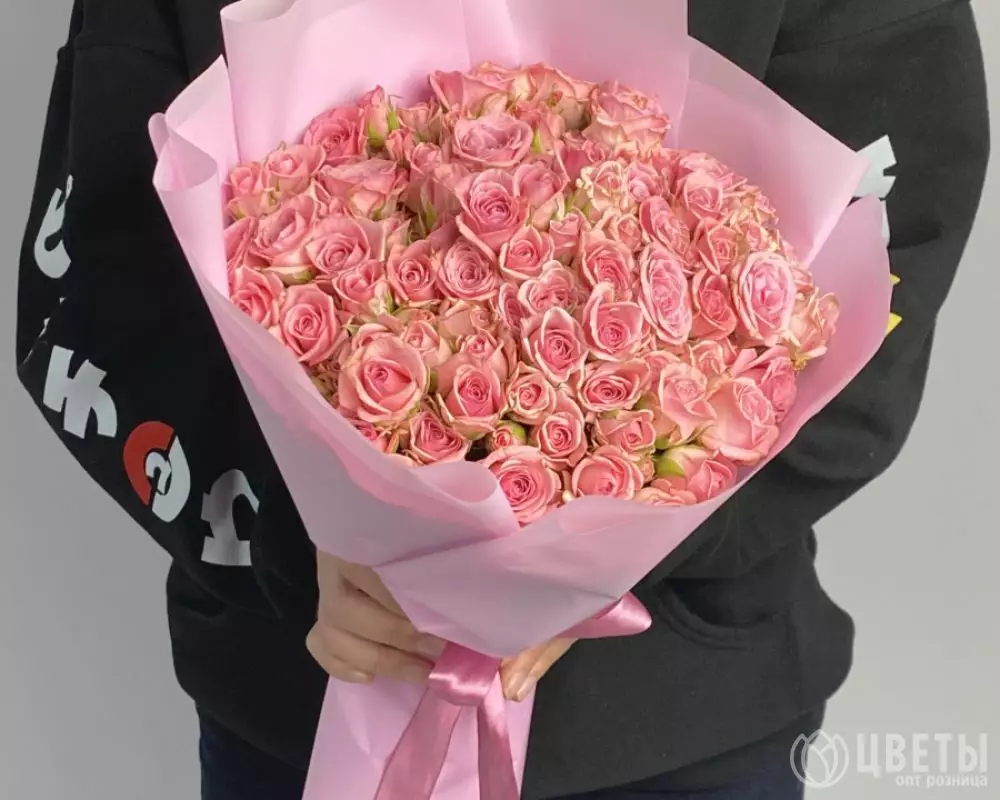 45 Кустовых Розовых Роз в упаковке №1