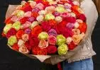 101 розы Эквадор микс 60 см в упаковке small №1