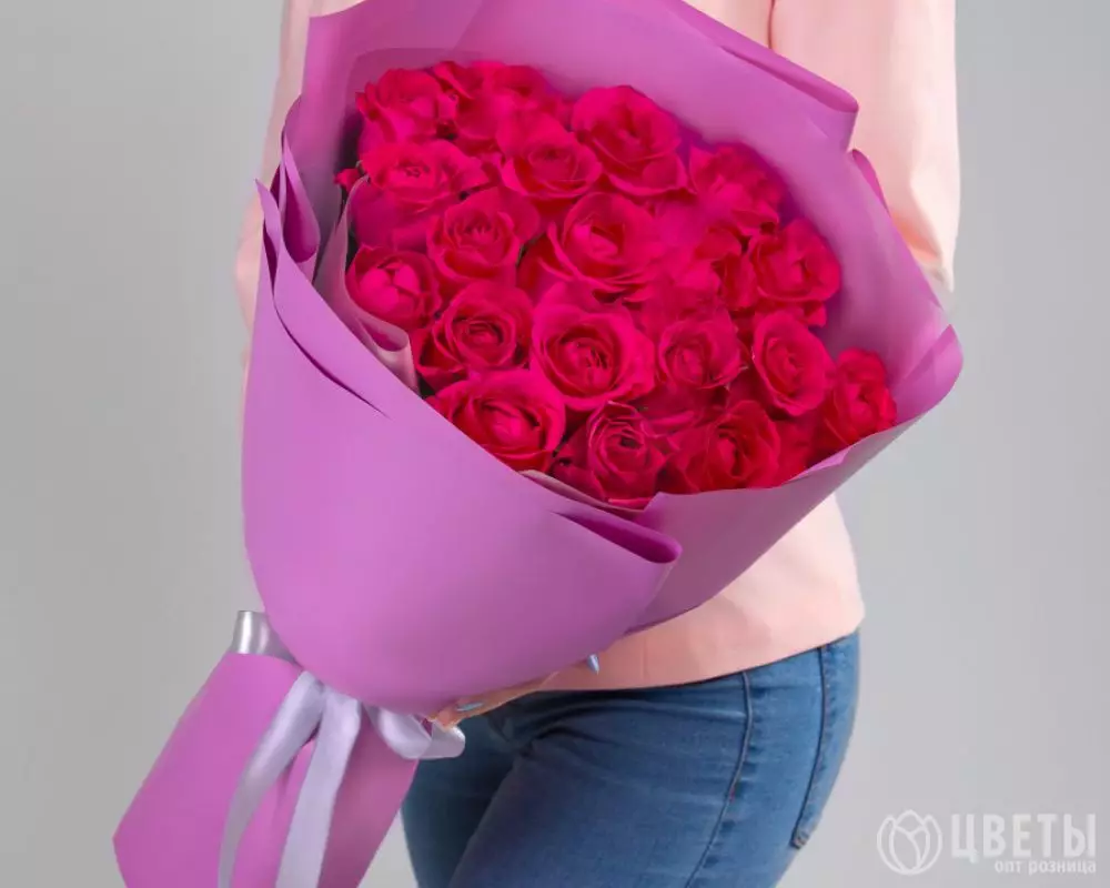 19 Малиновых Роз (50 см.) в упаковке №1