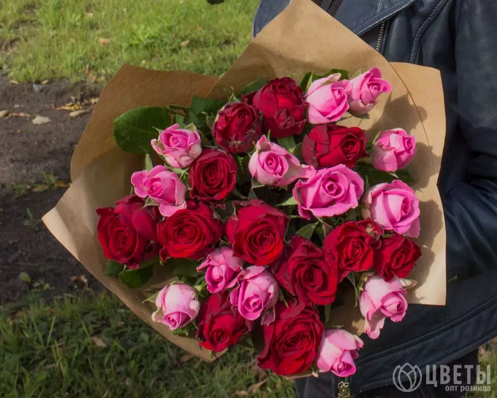 25 красных и розовых роз Кения Премиум 40 см в упаковке №2