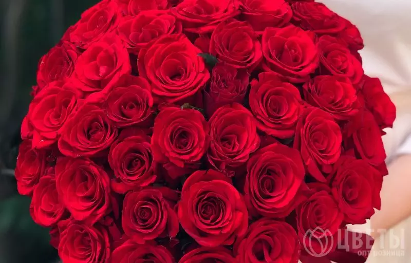 Букет 51 красной розы в шляпной коробке №2