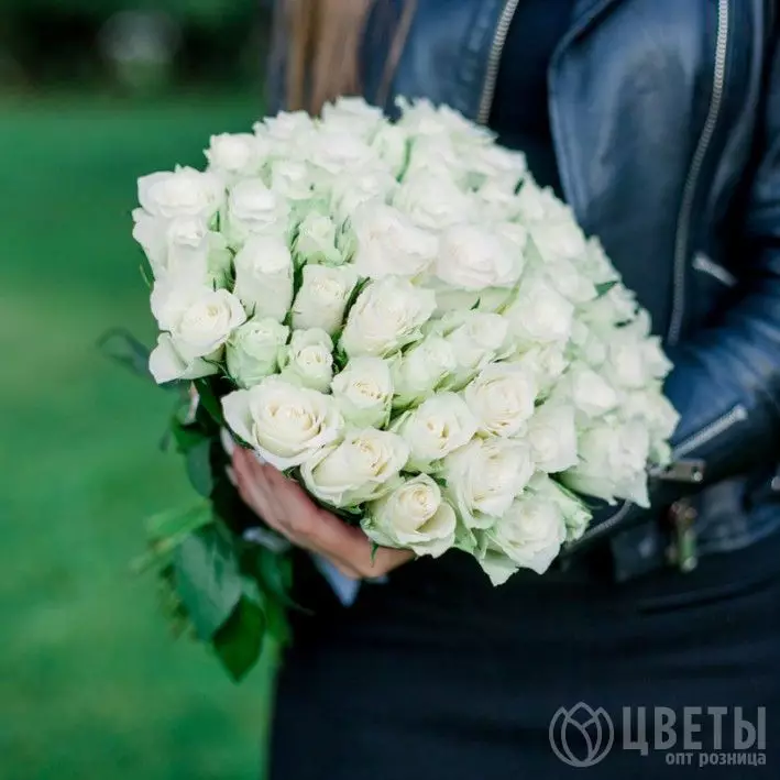 25 белых роз Кении 40 см №1