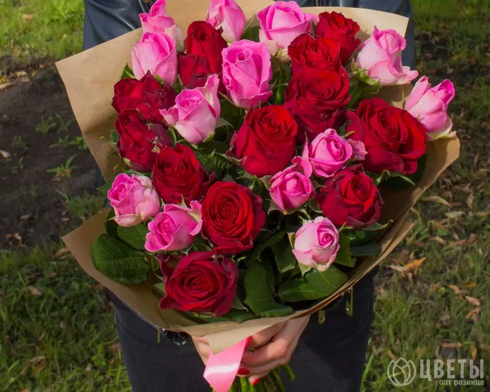 25 красных и розовых роз Кения Премиум 40 см в упаковке №1