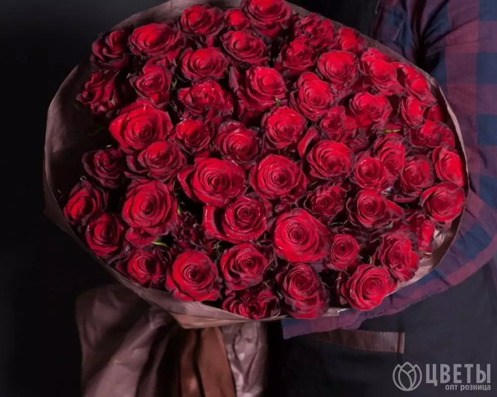 51 Красная Роза (50 см.) в упаковке №1