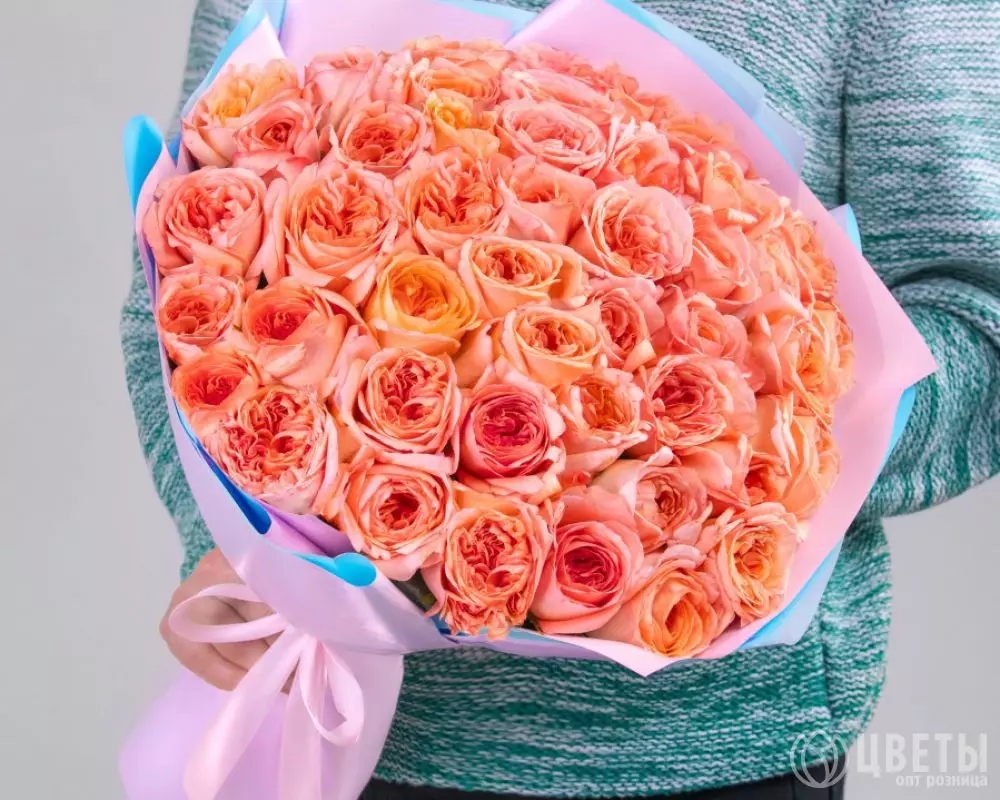 45 Пионовидных Розовых Роз (50 см.) в упаковке №1