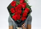 Траурный букет из 14 красных роз 60 см (Эквадор) small №2