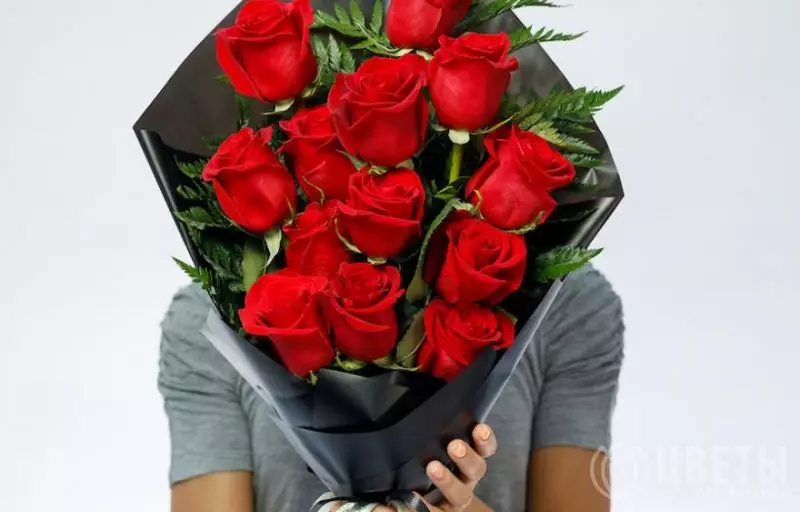 Траурный букет из 14 красных роз 60 см (Эквадор) №2
