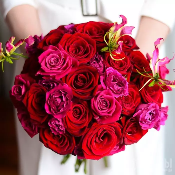 Букет невесты из ярких роз №2