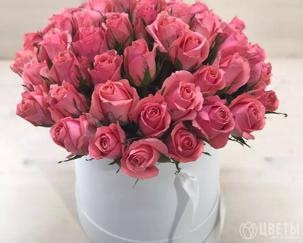 Букет 45 розовых роз Кении в шляпной коробке №1