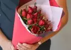15 красных роз Кении в упаковке small №3