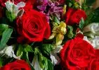 9 красных роз и 10 альстромерий small №2